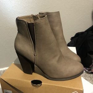 Call it Spring boots size 7